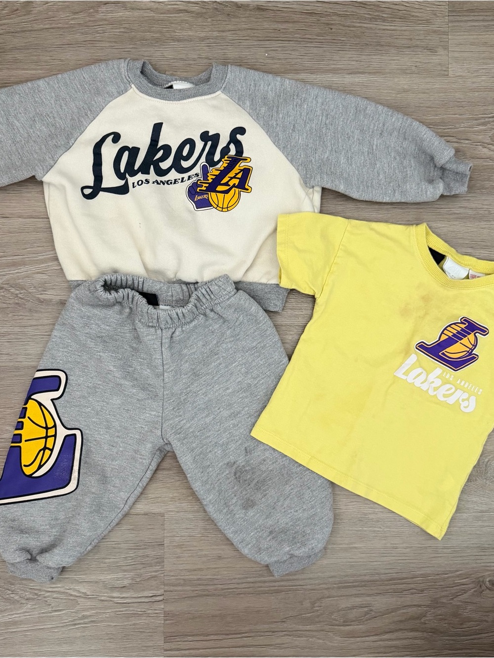 ZARA Los Angeles Lakers Bundle Size 2 years